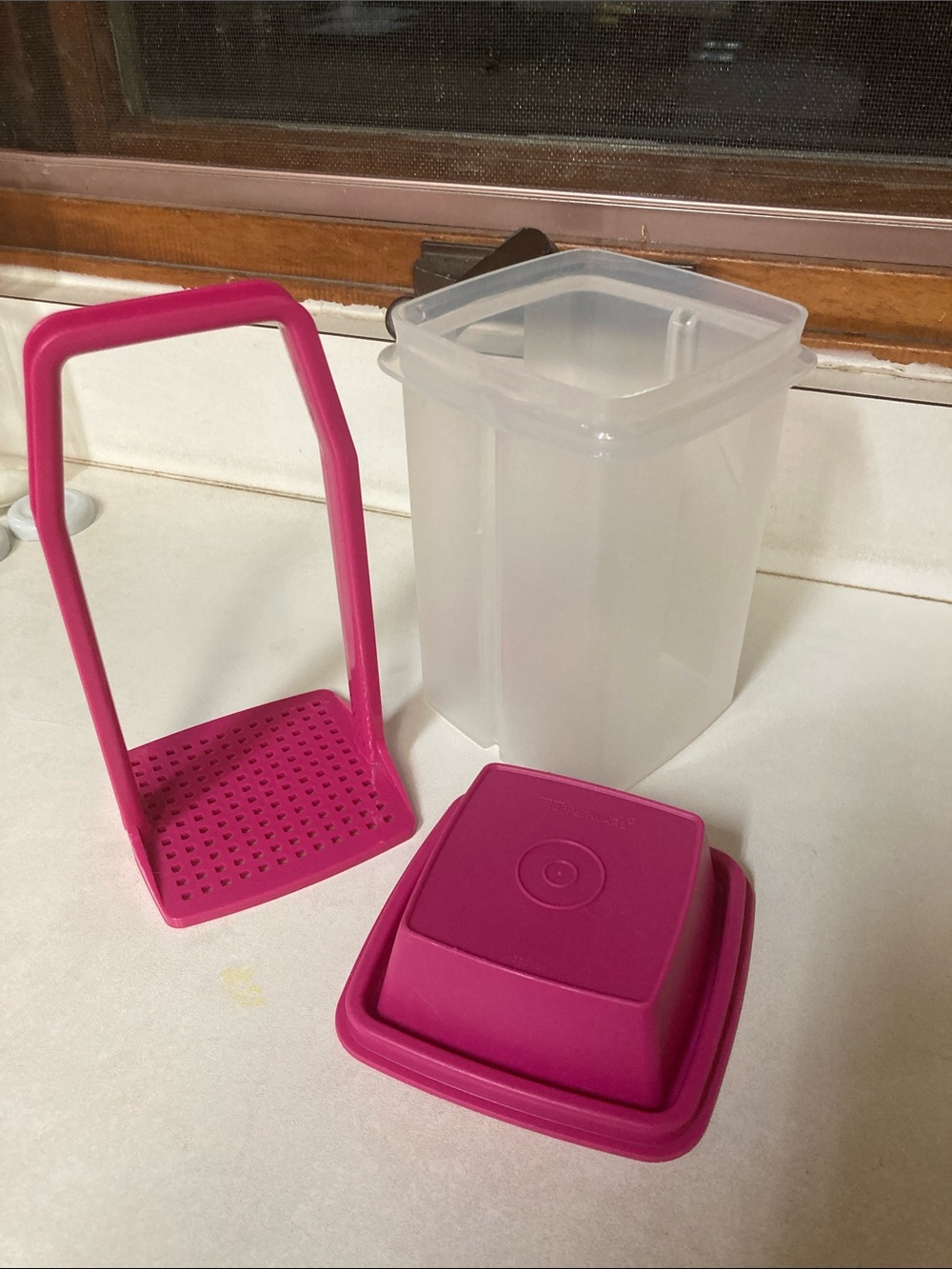 Tupperware Puckle keeper Storage Container Set with Insert - Home Organization